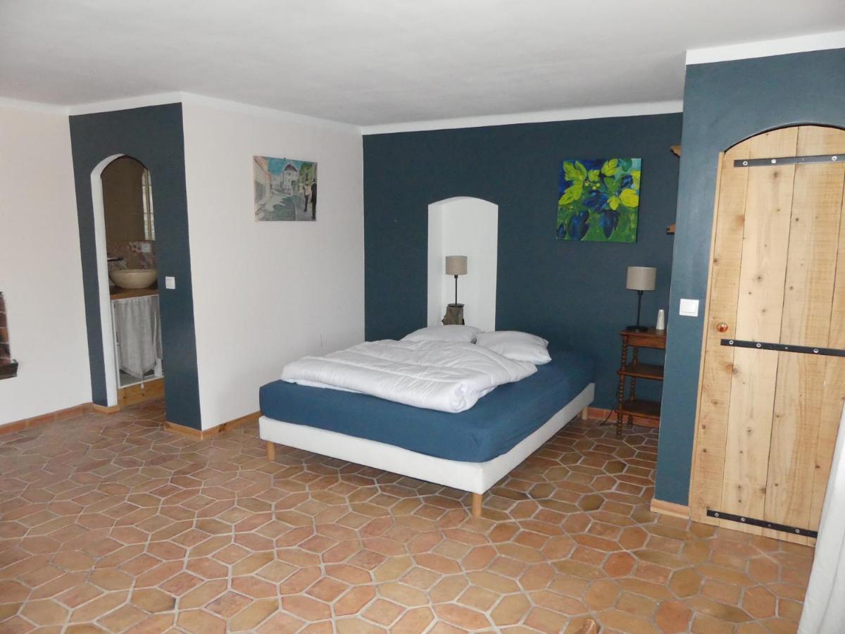 Le Charme D'Une Vieille Bastide Provencale Sollies Pont Exterior photo